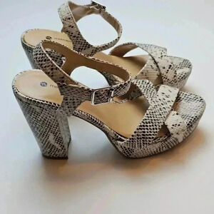 metropolitan‎ view heels